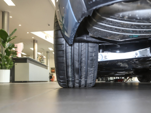 202240 TFSI quattro RS׼ȼ ^