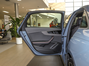 202240 TFSI quattro RS׼ȼ ܇T