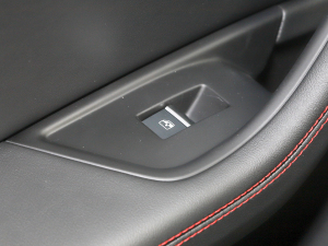 202240 TFSI quattro RS׼ȼ ܇ƅ^