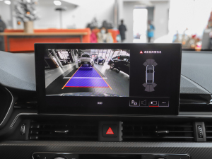 202240 TFSI quattro RS׼ȼ п_@ʾ