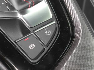 202240 TFSI quattro RS׼ȼ п؅^