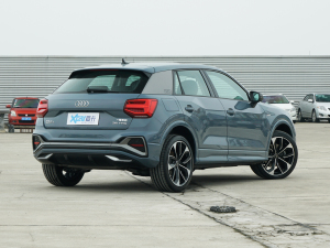 2022款35 TFSI RS套件燃速型 右后45度