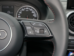 202235 TFSI RS׼ȼ п؅^(q)