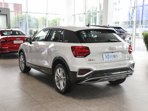 2022款35 TFSI 豪华致雅型 左后45度