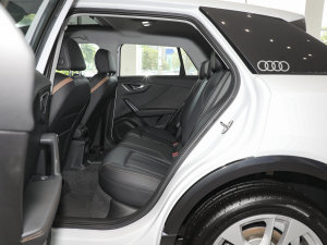 2022款35 TFSI 豪华致雅型 后排空间