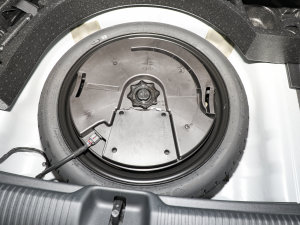 2022款35 TFSI 豪华致雅型 备胎