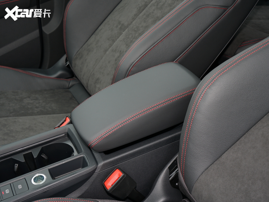 2022��W��Q3 40 TFSI RS�׼�ȼ����