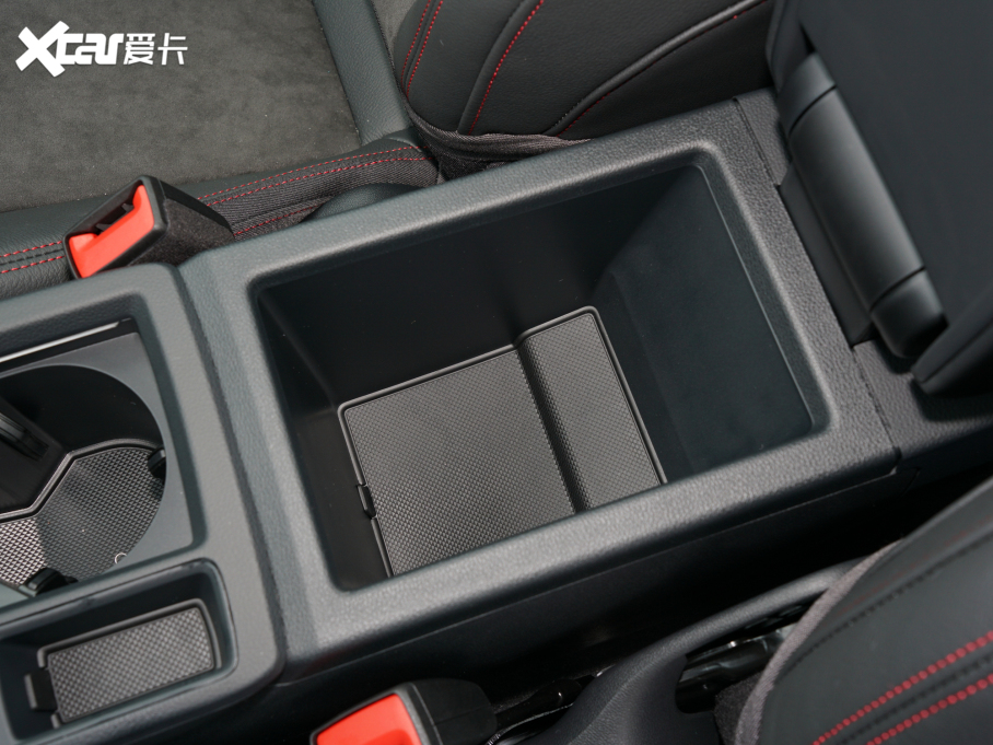 2022��W��Q3 40 TFSI RS�׼�ȼ����