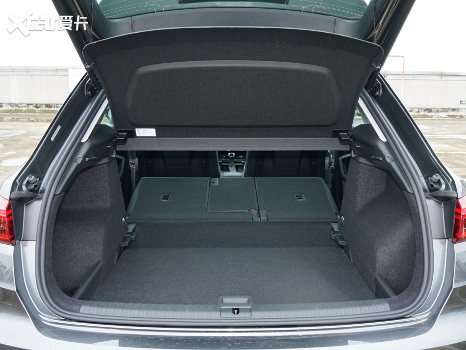 2022��W��Q3 40 TFSI �r�ЄӸ���