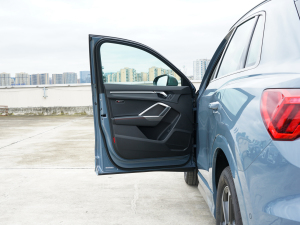 202240 TFSI RS׼ȼ {λ܇T