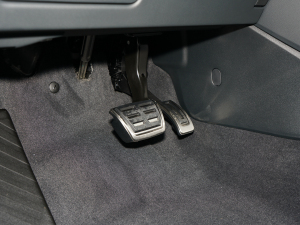 202240 TFSI RS׼ȼ п؅^