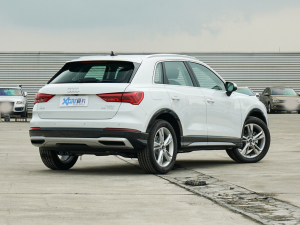 2022款35 TFSI 时尚致雅型 右后45度