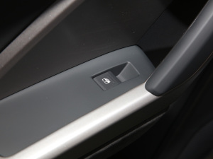 2022款45 TFSI 四驱时尚动感型 后排车窗控制区