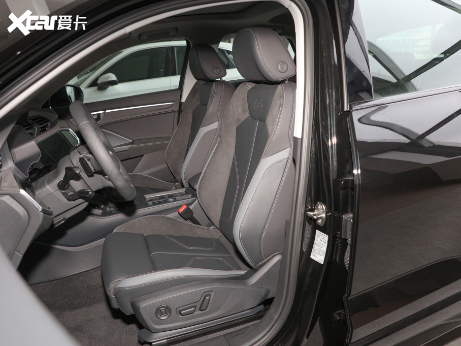 2022WQ3 Sportback 40 TFSI r