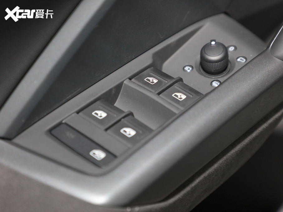 2022WQ3 Sportback 40 TFSI r