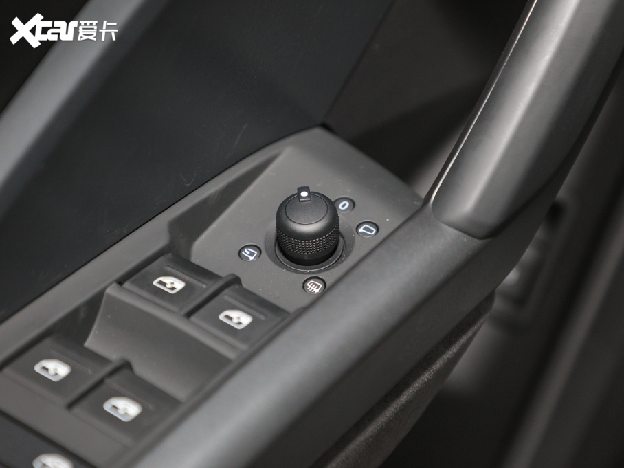 2022WQ3 Sportback 40 TFSI r