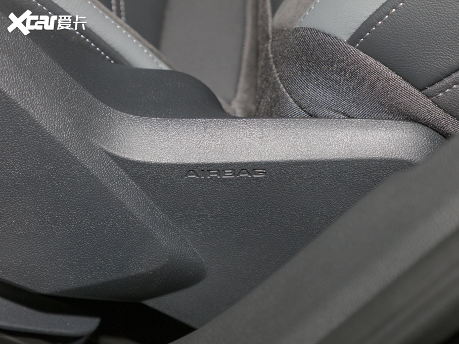 2022WQ3 Sportback 40 TFSI r