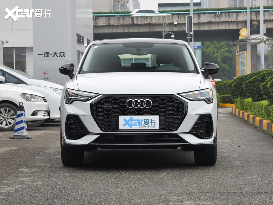 2022µQ3 Sportback 45 TFSI quattro ʱ