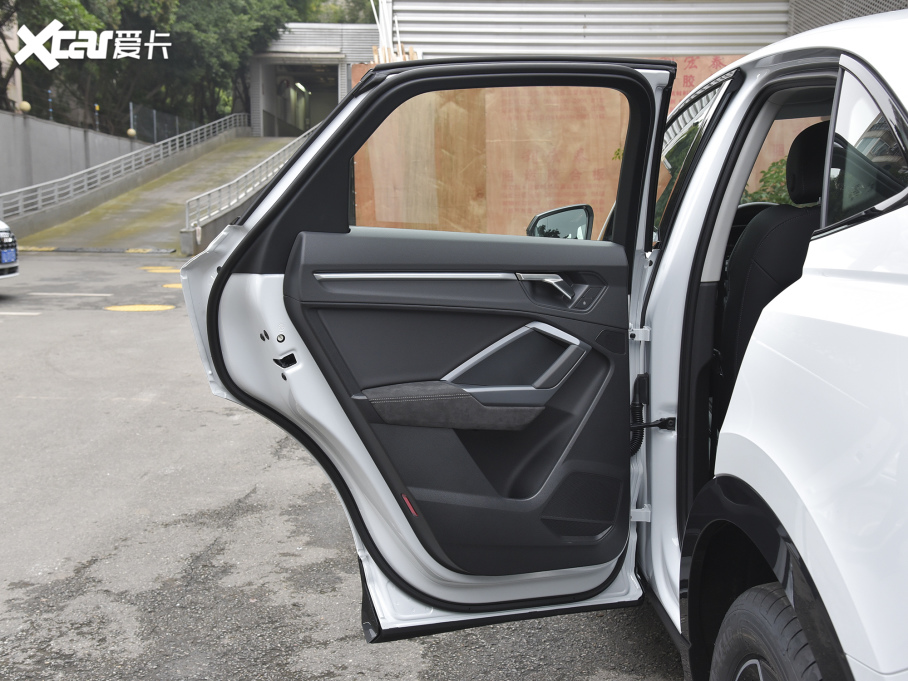 2022?yun)WQ3 Sportback 45 TFSI quattro r(sh)