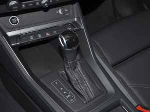 202245 TFSI quattro r QU