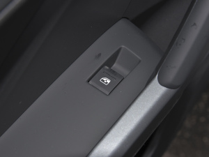 202245 TFSI quattro r ܇ƅ^