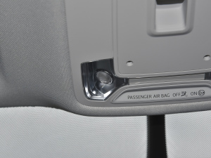 202245 TFSI quattro r п؅^