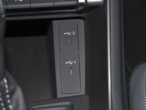 202245 TFSI quattro r п؅^