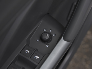 202245 TFSI quattro r п؅^