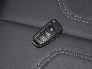 202245 TFSI quattro r ܇耳