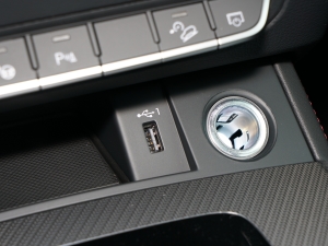 202240TFSI RS׼ȼ п؅^(q)