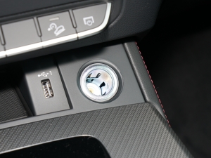 202240TFSI RS׼ȼ п؅^(q)