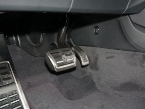 202240TFSI RS׼ȼ п؅^(q)