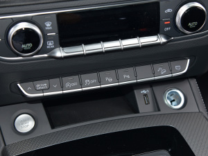 2022Ŀ 40TFSI AӸ п؅^(q)