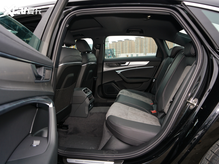 2022WA6L 40 TFSI AӸ