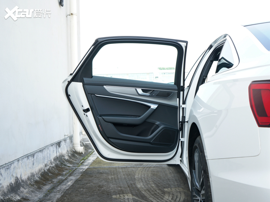 2022WA6L 45 TFSI quattro xӸ