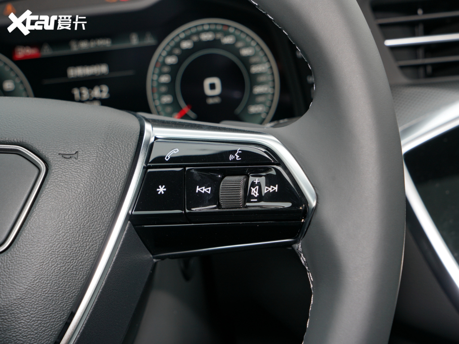 2022WA6L 45 TFSI quattro Ӹ