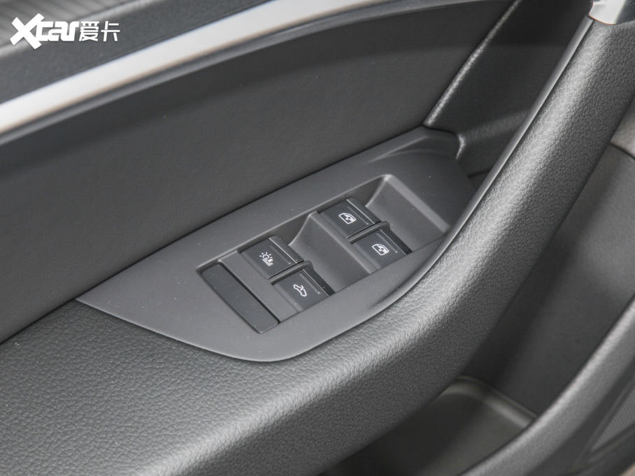 2022?yun)WA6L 45 TFSI x