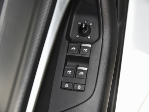 202240 TFSI A {܇ƅ^(q)	