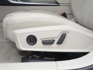 202255 TFSI quattro  {{