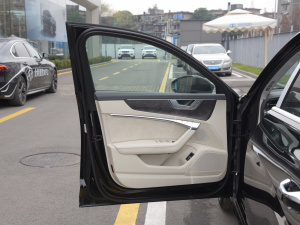 202255 TFSI quattro  {λ܇T