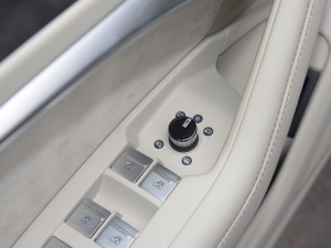 202255 TFSI quattro  п؅^