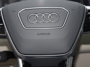 202255 TFSI quattro  п؅^