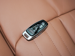 202245 TFSI quattro x ܇耳