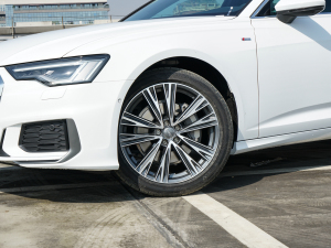 202245 TFSI quattro xӸ ݆Ȧ