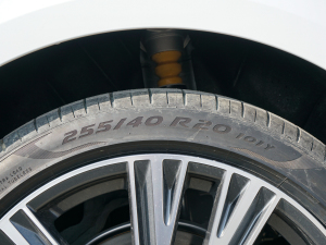 202245 TFSI quattro xӸ ݆̥ߴ