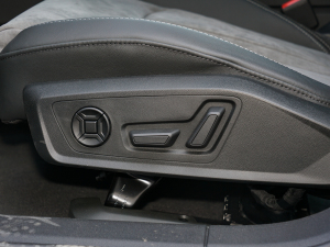 202245 TFSI quattro xӸ {{