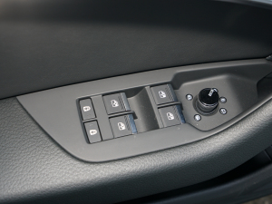 202245 TFSI quattro xӸ {܇ƅ^	