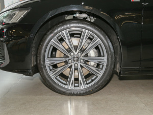 202255 TFSI quattro Ӹ ݆Ȧ