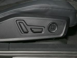 202255 TFSI quattro Ӹ g