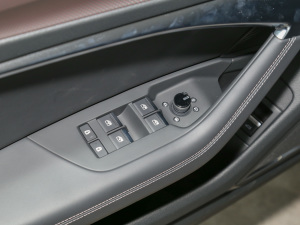 202255 TFSI quattro Ӹ {܇ƅ^	